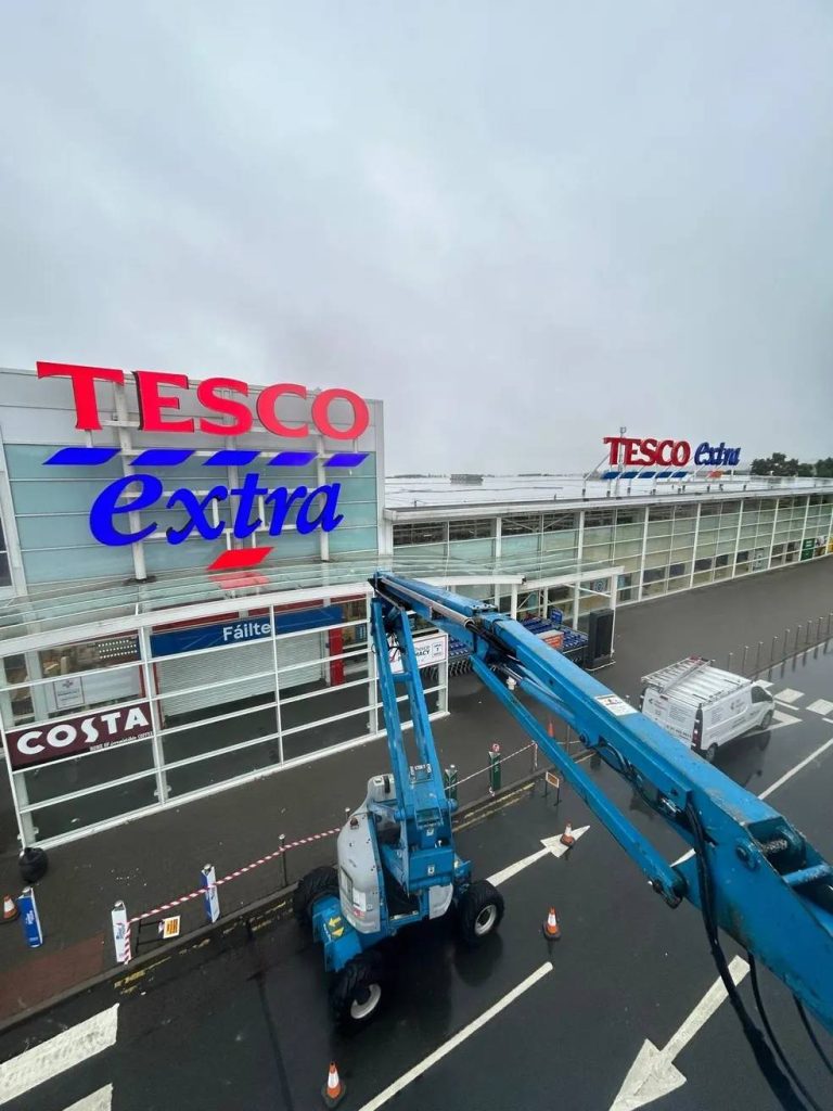 Sign Maintenance